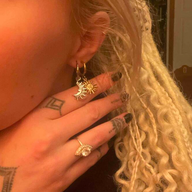 The Sol Babe Hoop Earrings (Gold)