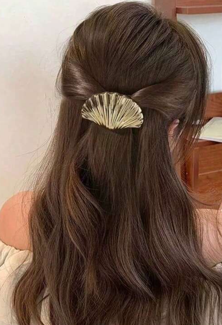 Seashell Hair Clip (Gold)