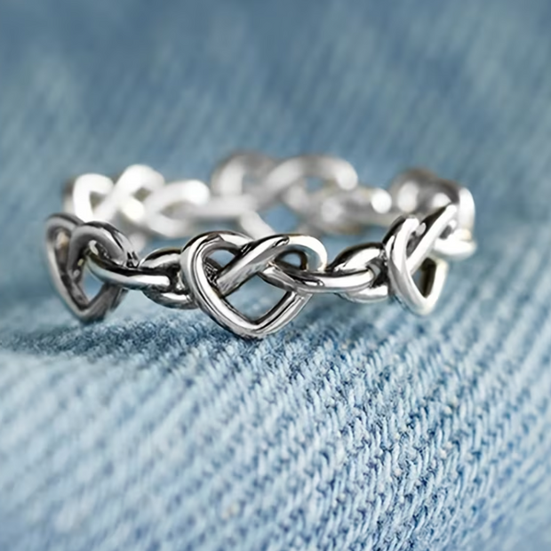 Pretzel Heart-Shaped Ring (Silver)