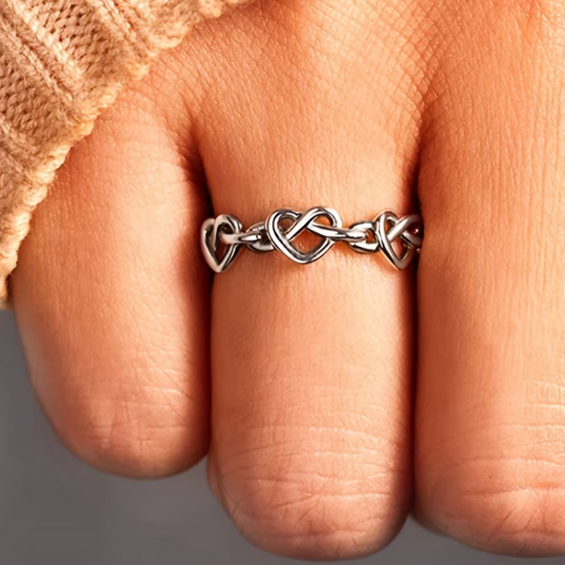 Pretzel Heart-Shaped Ring (Silver)